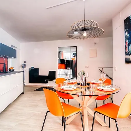 Pet Friendly In With Kitchen