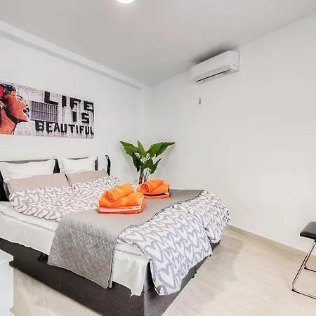 Holiday home Pet Friendly In With Kitchen *